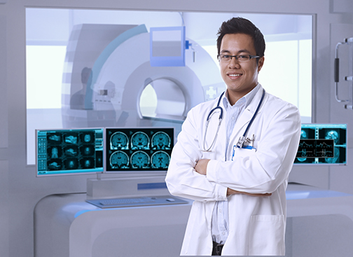 diagnostic radiologist in MRI room